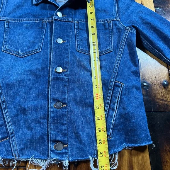 L’AGENCE Women’s Medium Denim Jacket Trucker Raw Hem Button Front Designer Blue - Picture 9 of 12